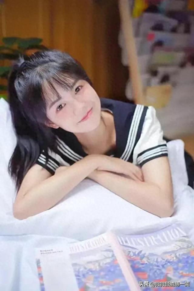 粉嘟嘟的美少女