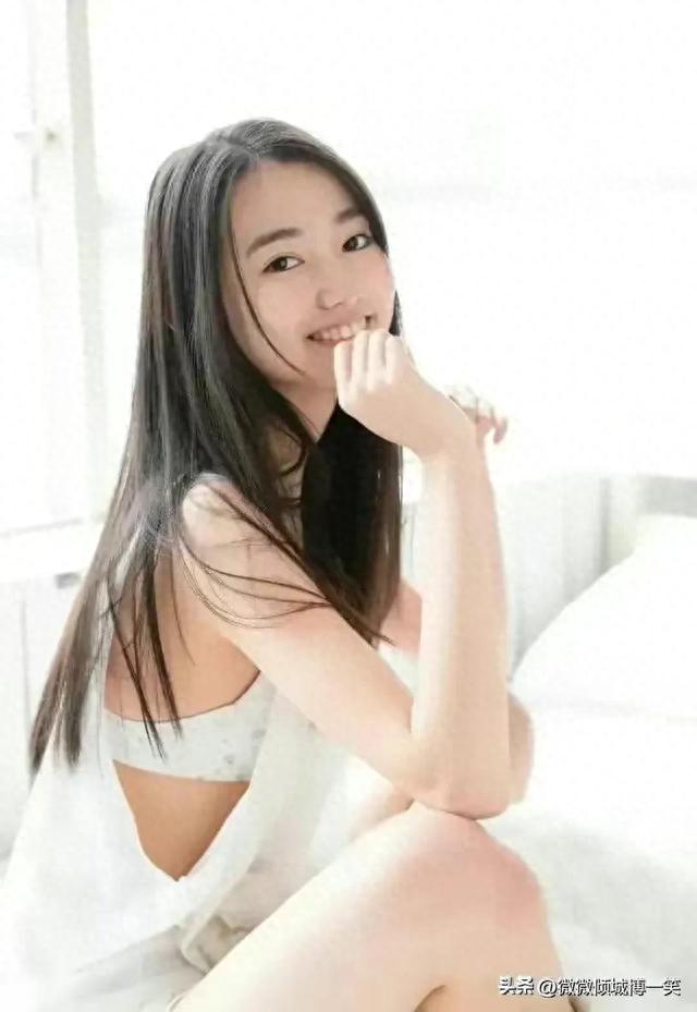 粉嘟嘟的美少女