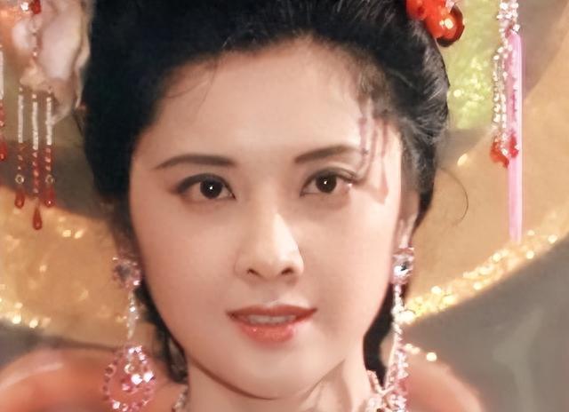 看了70岁朱琳的老年状态，才明白：她凭什么是80年代中国第一美人