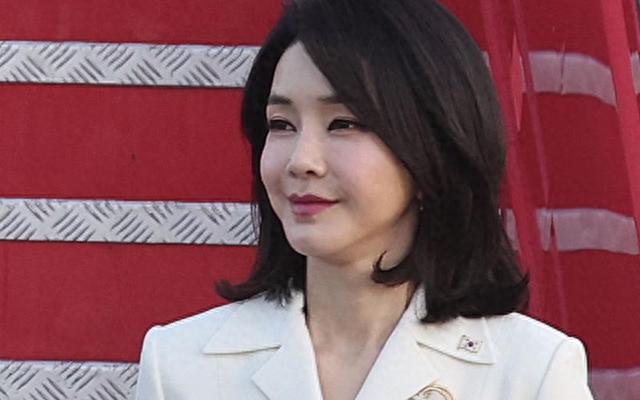 新韩国总统夫人录音被曝光！时长近七个半小时，想拉拢记者反被坑