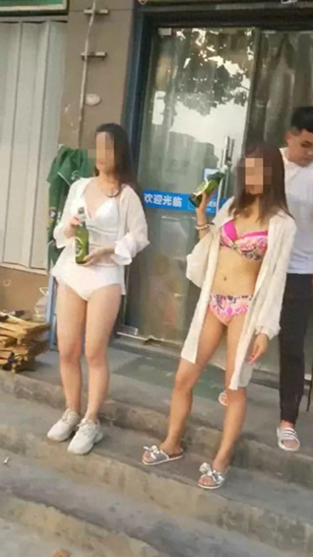 视频火了！烤肉店请来“比基尼”美女端盘子？店家回应