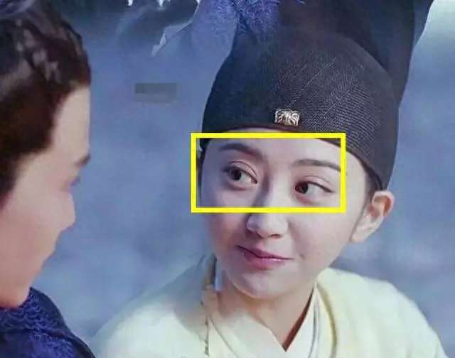 5位割双眼皮的女星：王丽坤美成新高度、景甜像是“菜刀”割的