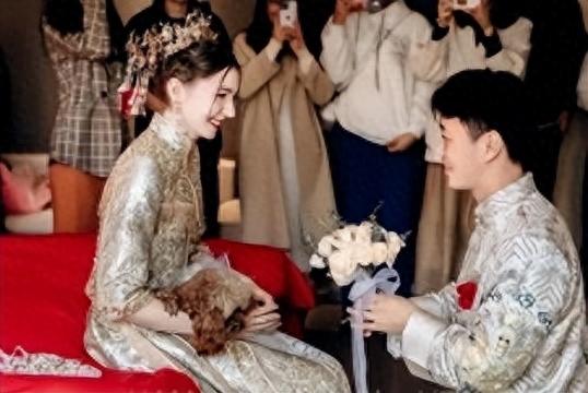 俄国媳妇，不是娶不起，是“买不起”！俄婚恋市场为何如此畸形？