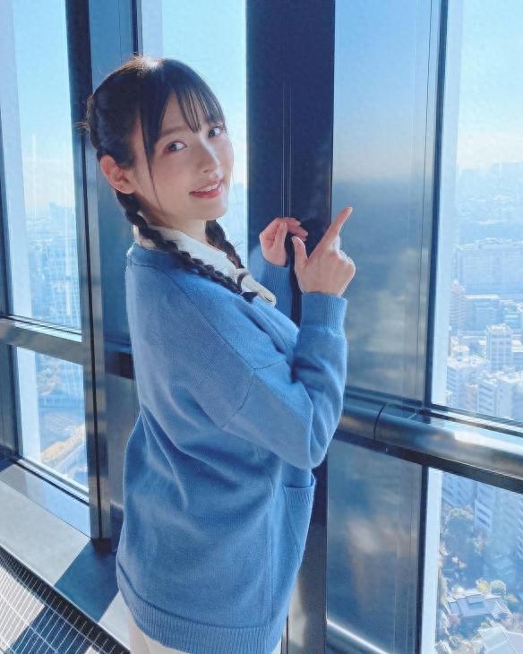 过膝袜包裹美腿太养眼！美女声优 上坂堇美照赏