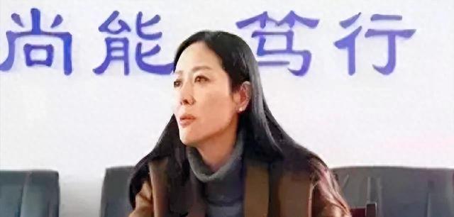 美女贪官姜保红，与40位领导有染，因情人被抓而投案自首。