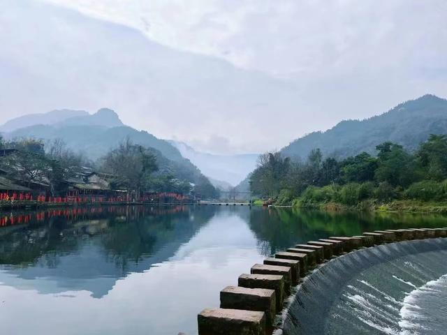 畅耍双节丨一天打来回！成都周边这3个古镇人少景美好好逛