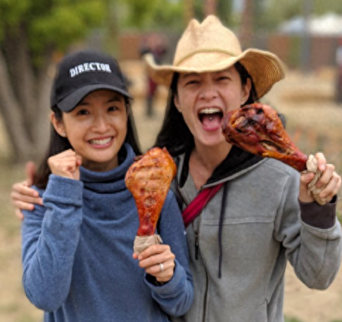 40岁美女主持又怀二胎！挺孕肚还辛苦录综艺，去年才刚刚流过产