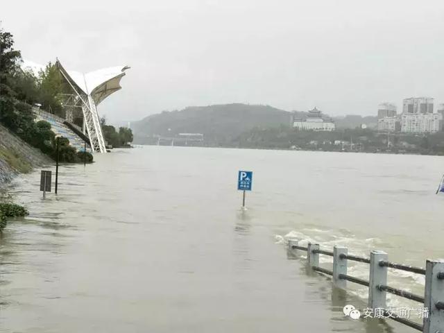 今天上午开始，安康汉江水位持续上涨！