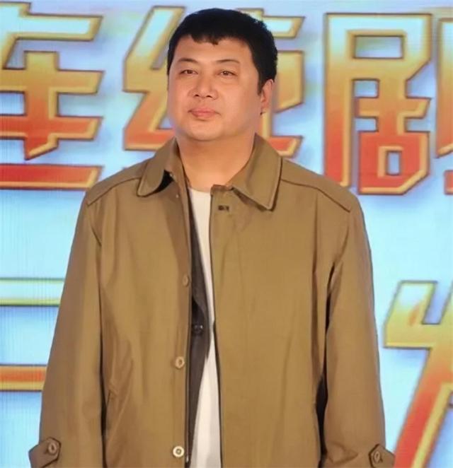 “鬼子专业户”陆彭：娶平凡妻子，恩爱30年无绯闻，幸福美满