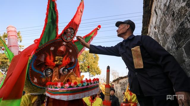 新春走基层丨安徽泾县：龙灯开光  祈福迎新