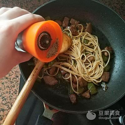 黑椒牛肉意大利面