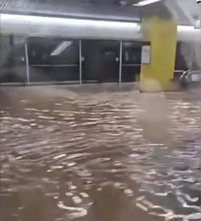 知名香港女星雨夜开车直呼恐怖！暴雨已致2人死亡1人失踪，117人受伤就医