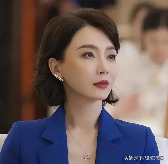 “自然美女”是假的，脸大嘴厚，小眼黑皮，旧图揭露“人间真实”