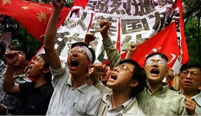 1999年中国大使馆遭北约轰炸，江泽民主席：中国人一定要卧薪尝胆