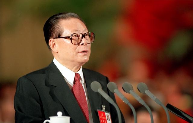 1999年中国大使馆遭北约轰炸，江泽民主席：中国人一定要卧薪尝胆