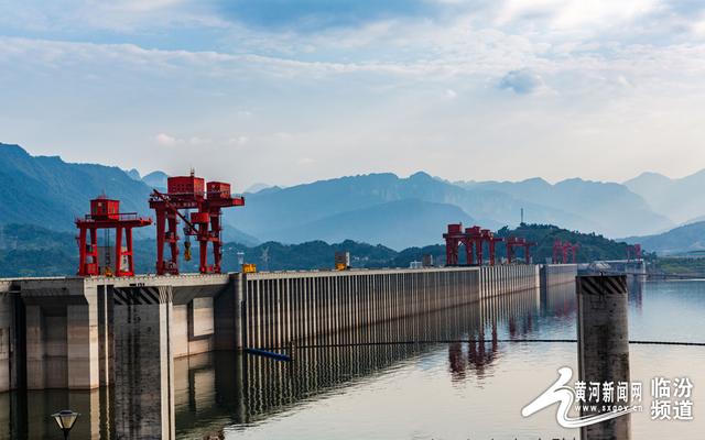 湖北宜昌：雄伟壮阔的三峡大坝