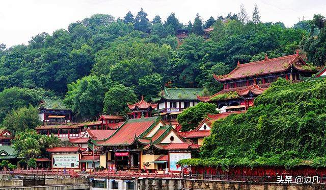 规模宏伟的绵阳圣水寺