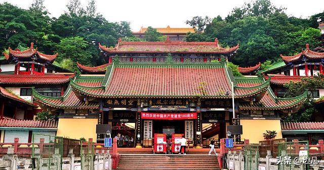 规模宏伟的绵阳圣水寺