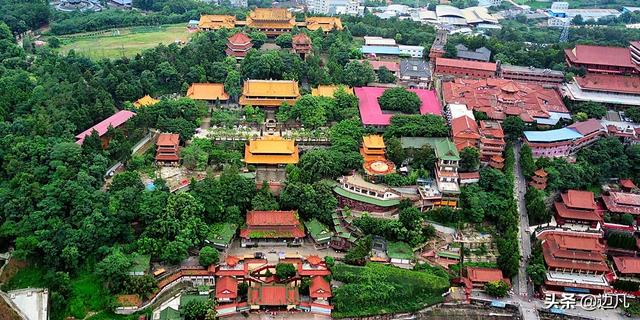 规模宏伟的绵阳圣水寺