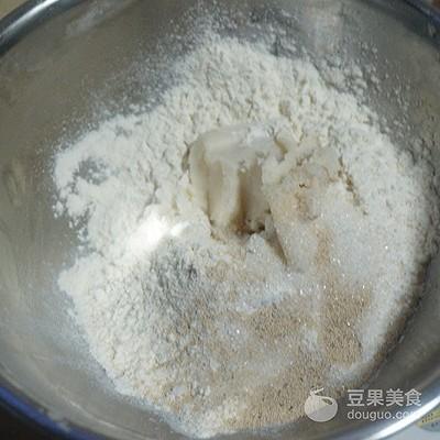 年味十足的中式面点 老上海味道——蟹壳黄