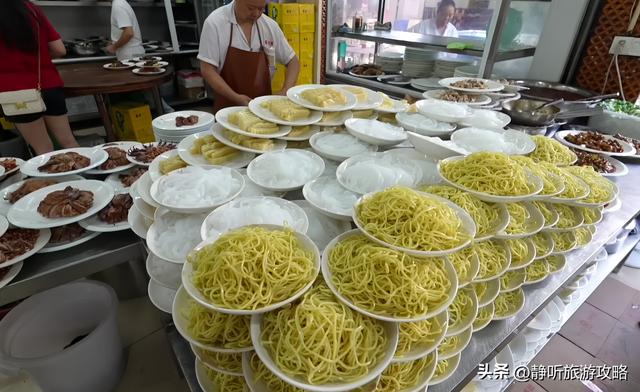 外出旅游，怎样才能找到当地正宗好吃的美食？详细攻略来了！