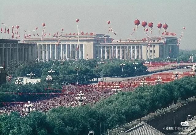 中国记忆的红色记忆：1966年北京的国庆游行
