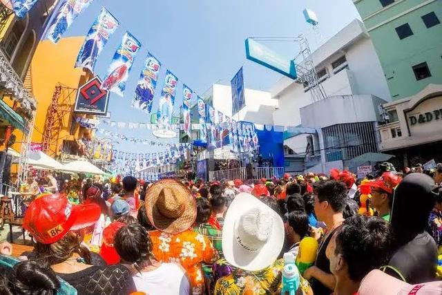 大战21天？中国游客留神：今年泼水节，泰国人是真的疯了！