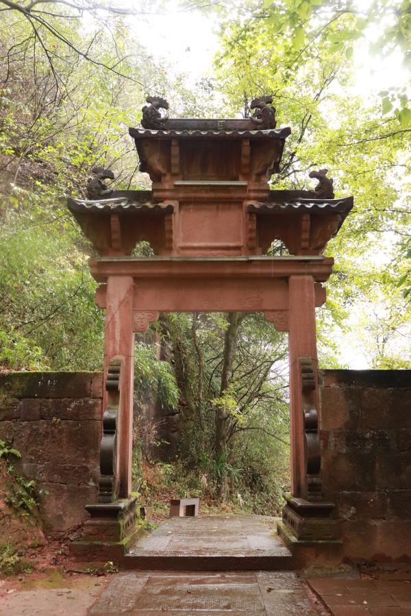 洞天寻隐·白岳纪丨天然洞穴——神圣空间：齐云山真仙洞府与玉虚宫