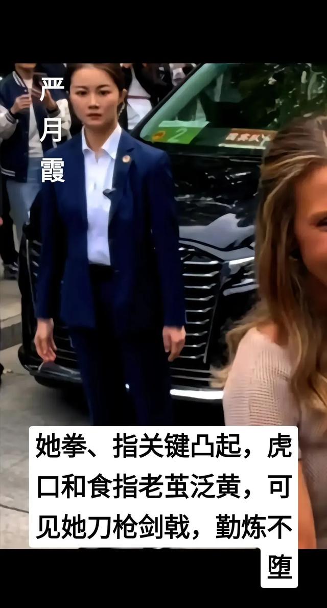 颜值爆表！泰国美女总理访华，特级保镖竟是“冷面女战神”