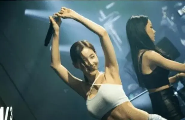 韩国仙女级DJ火了，“韩国第一女DJ”地位不稳，堪称“加强版”