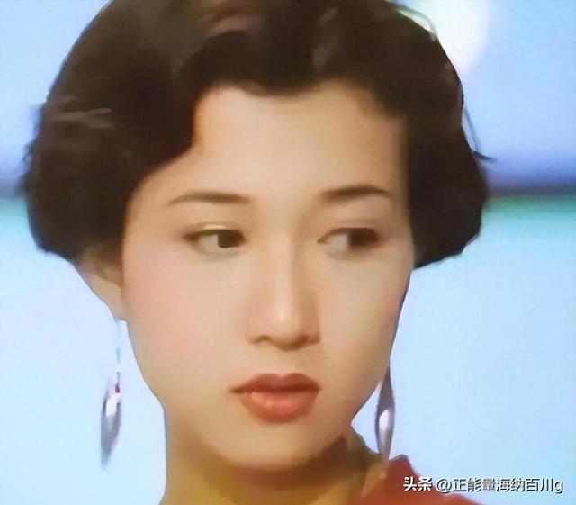 被成龙“泡过”的3位女星，个个人间绝色，是玩玩而已还是真爱？