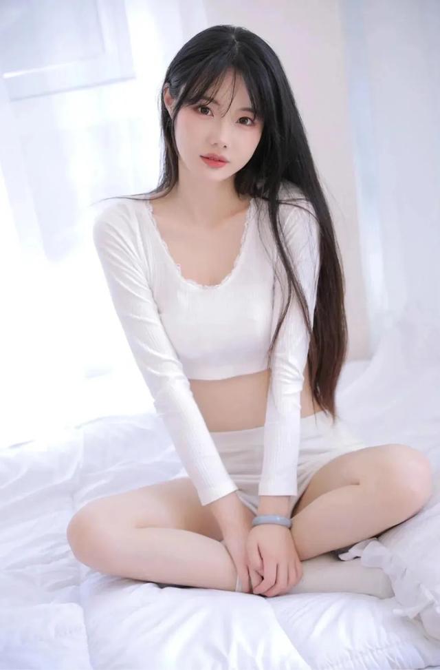 美女写真：纯欲，牛奶肌少女～