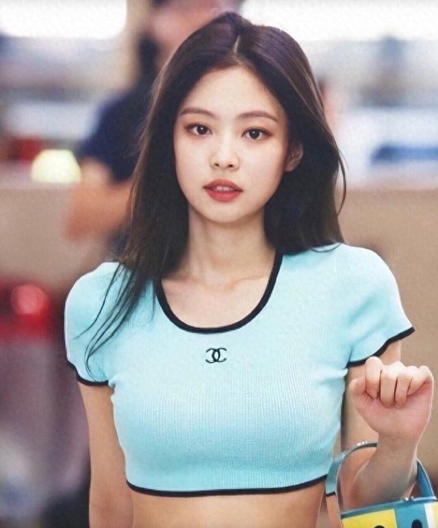 “又奶又凶”人间香奈儿Jennie到底有多美。