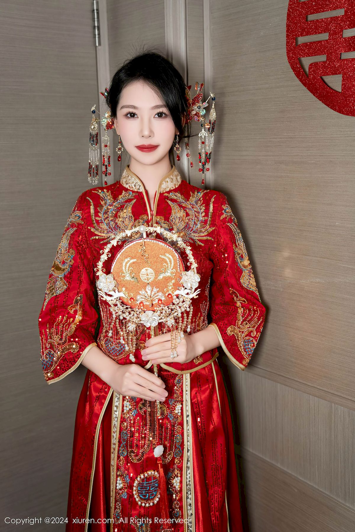 美女模特抖娘利世红色婚服新婚之夜主题