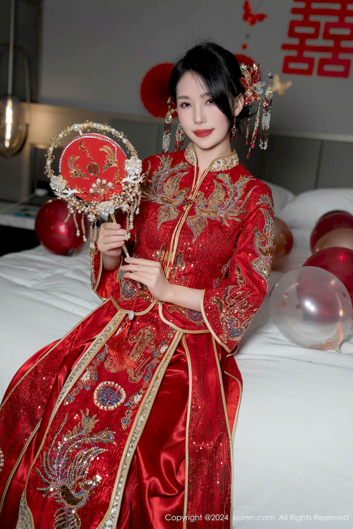 美女模特抖娘利世红色婚服新婚之夜主题