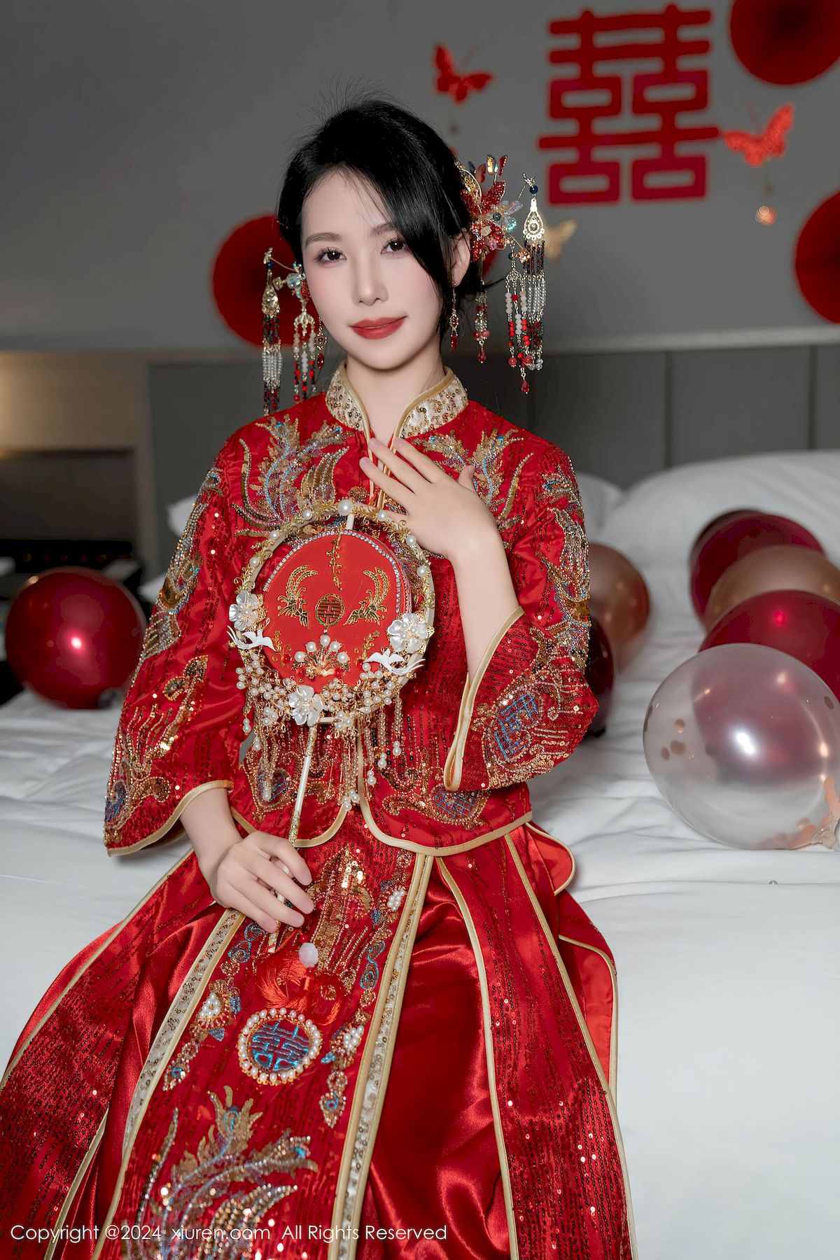 美女模特抖娘利世红色婚服新婚之夜主题