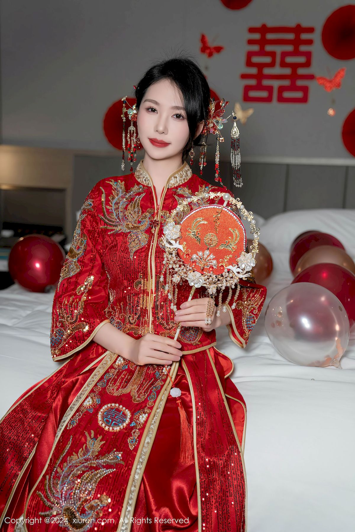 美女模特抖娘利世红色婚服新婚之夜主题