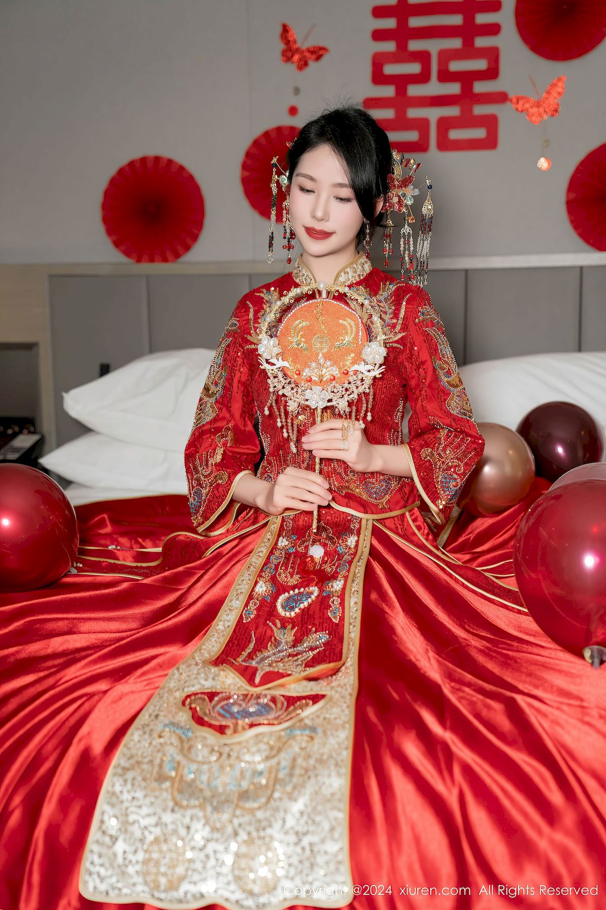 美女模特抖娘利世红色婚服新婚之夜主题