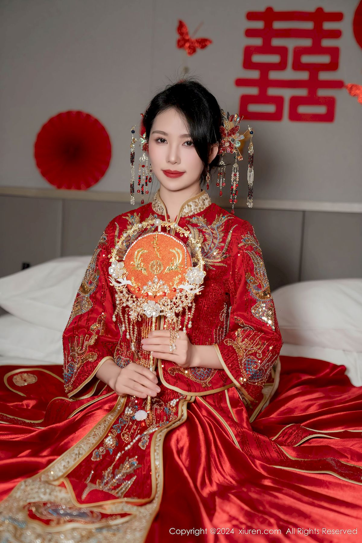 美女模特抖娘利世红色婚服新婚之夜主题